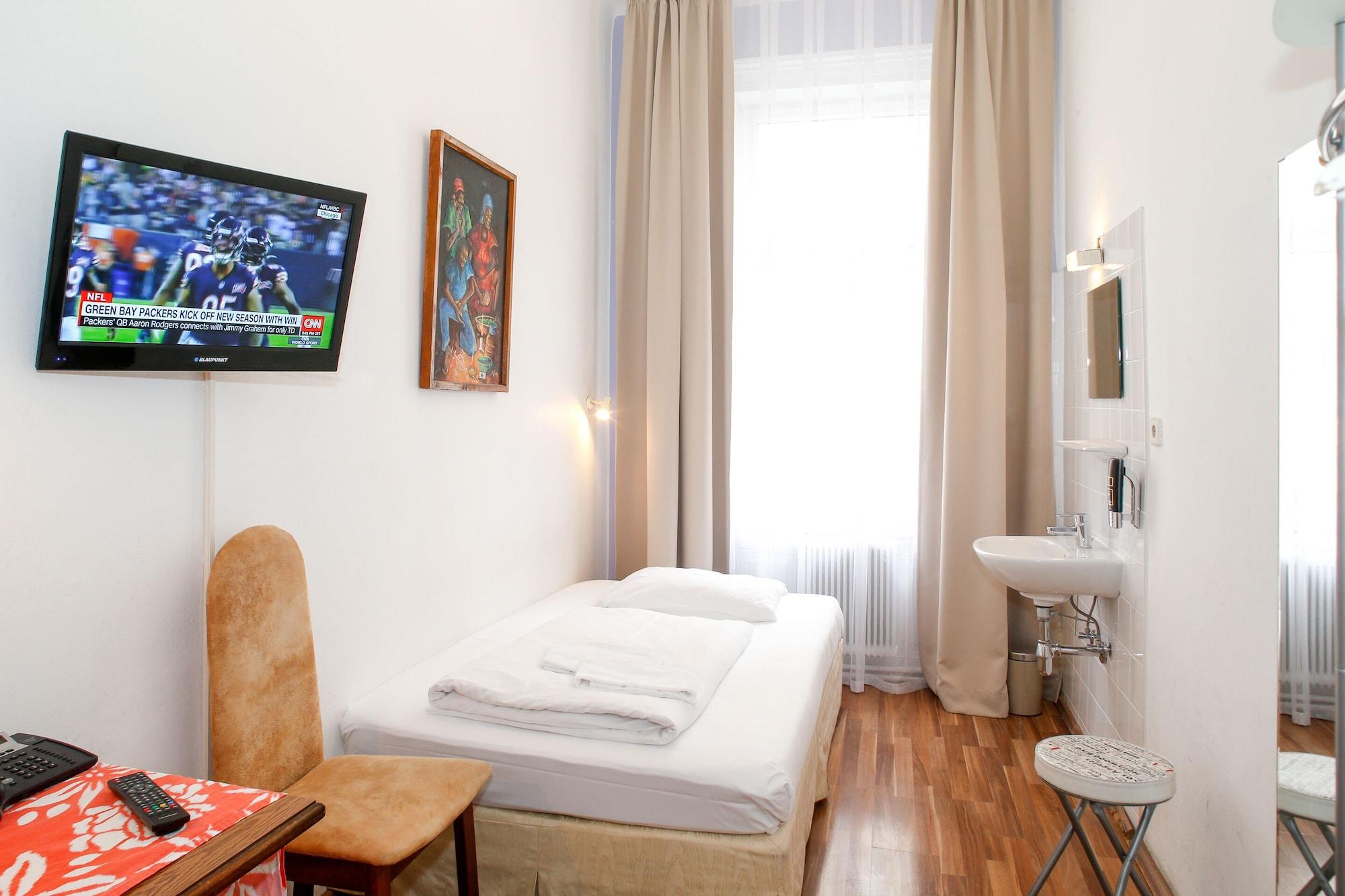 Timeout Hotel, 5 Min To Center, Self Check In 2* Wiedeń