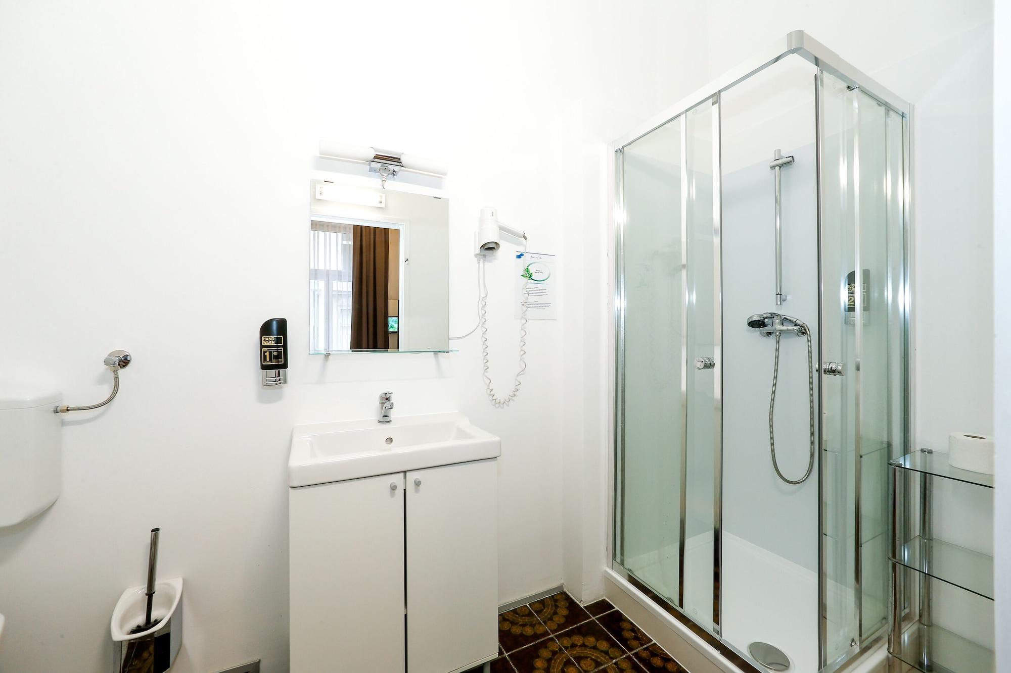 Timeout Hotel, 5 Min To Center, Self Check In 2* Wiedeń